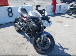 2016 TRIUMPH MOTORCYCLE STREET TRIPLE R/ABS Gray  Gasoline SMTL03NE4GT739322 photo #2