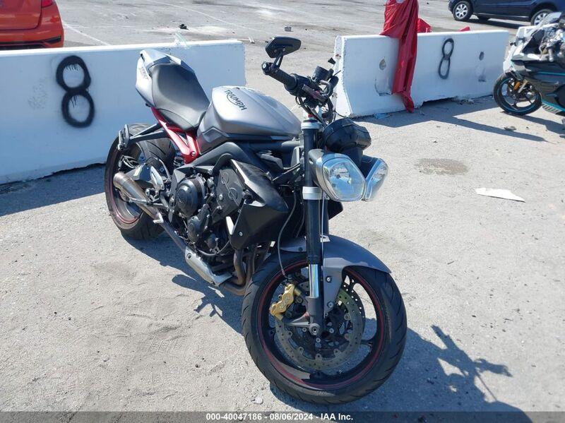 2016 TRIUMPH MOTORCYCLE STREET TRIPLE R/ABS Gray  Gasoline SMTL03NE4GT739322 photo #1