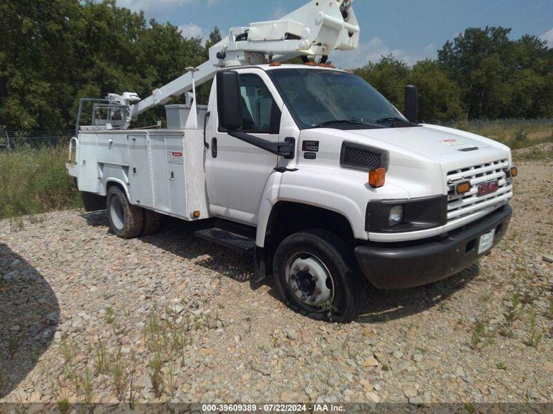 2009 GMC C5500 White  Diesel 1GDE5C1919F405134 photo #1