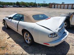 2001 JAGUAR XK8 White  Gasoline SAJDA42C91NA12220 photo #4