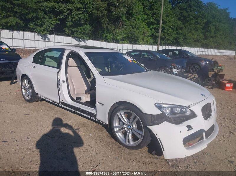 2015 BMW 750LI XDRIVE White  Gasoline WBAYF8C50FD654728 photo #1