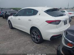 2023 MASERATI LEVANTE MODENA White  Gasoline ZN661YUM6PX428691 photo #4