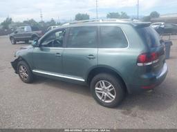 2008 VOLKSWAGEN TOUAREG 2 VR6 FSI Green  Gasoline WVGBE77L38D030774 photo #4