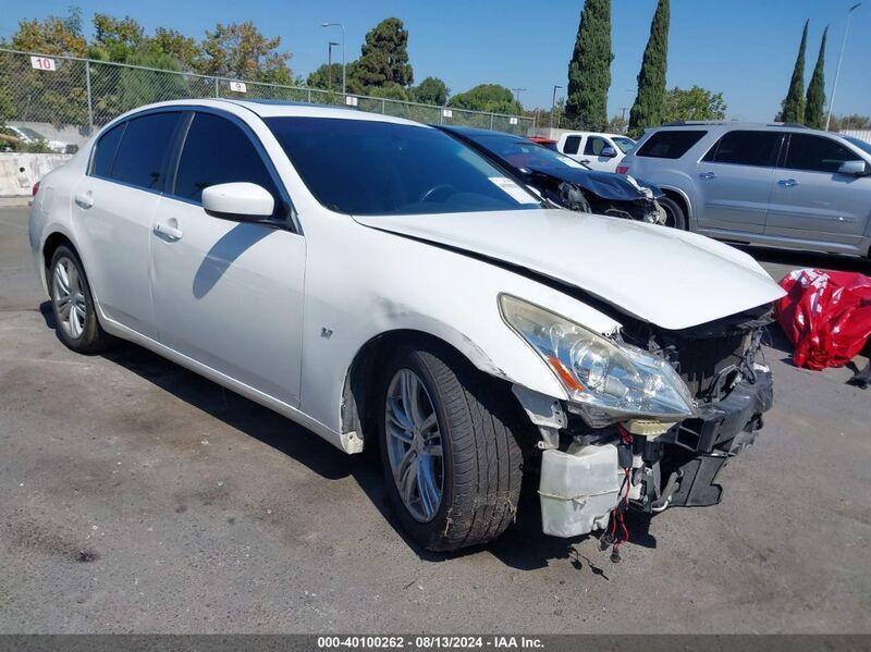 2015 INFINITI Q40 White  Gasoline JN1CV6AP1FM580411 photo #1