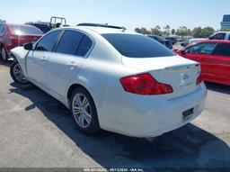 2015 INFINITI Q40 White  Gasoline JN1CV6AP1FM580411 photo #4