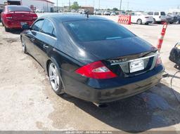 2008 MERCEDES-BENZ CLS 550 Black  Gasoline WDDDJ72X08A132611 photo #4