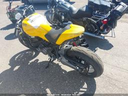 2018 DUCATI MONSTER 821 Yellow  Gasoline ZDMMACLS5JB002107 photo #4