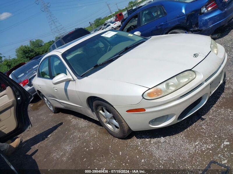 2001 OLDSMOBILE AURORA 3.5 White  Gasoline 1G3GR64H814274242 photo #1