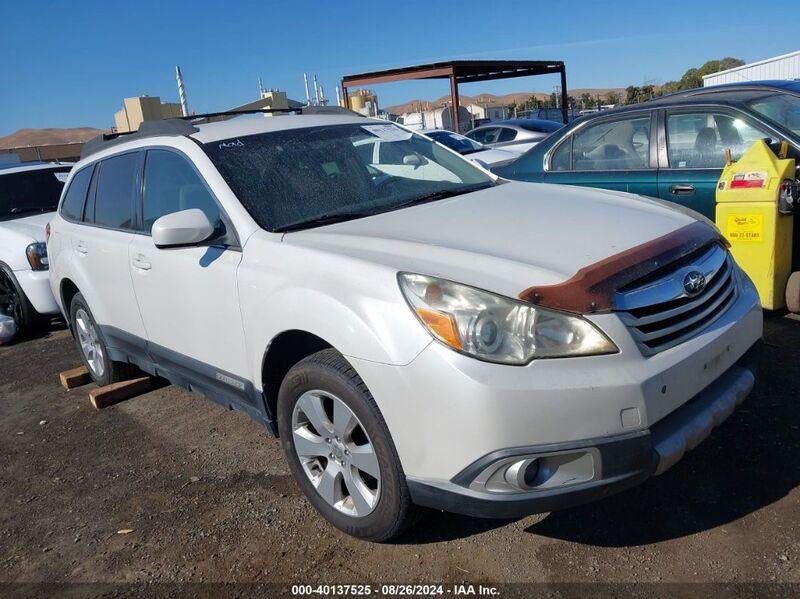 2011 SUBARU OUTBACK 2.5I PREMIUM White  gas 4S4BRBCC8B3310474 photo #1