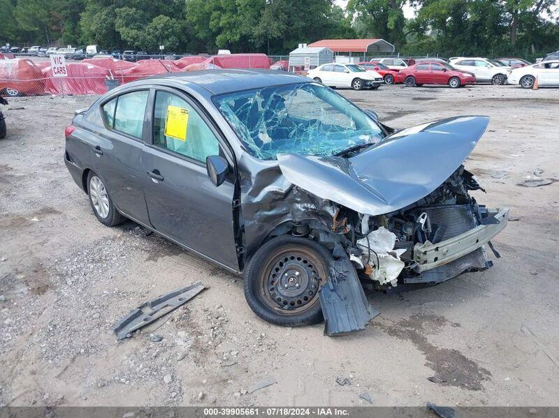 2019 NISSAN VERSA 1.6 S+ Gray  Gasoline 3N1CN7AP8KL831029 photo #1