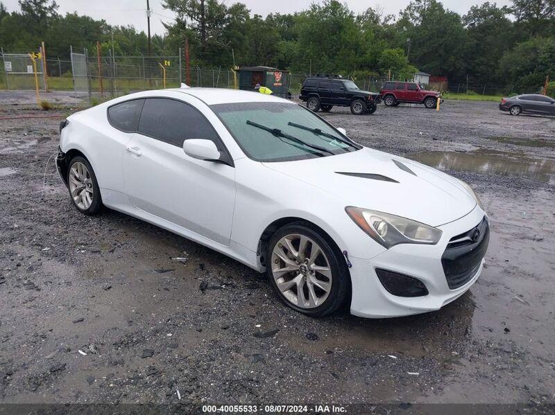 2014 HYUNDAI GENESIS 2.0T White  Gasoline KMHHT6KD4EU120540 photo #1