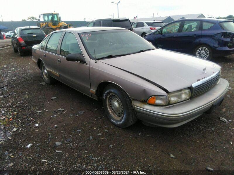 1996 CHEVROLET CAPRICE / IMPALA CLASSIC SS Beige  Gasoline 1G1BL52PXTR156529 photo #1