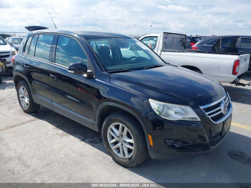 2011 VOLKSWAGEN TIGUAN S Black  Gasoline WVGAV7AX0BW549641 photo #1