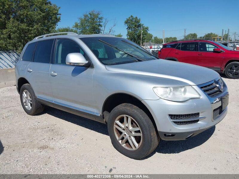 2008 VOLKSWAGEN TOUAREG 2 VR6 FSI Silver  Gasoline WVGBE77L28D001587 photo #1