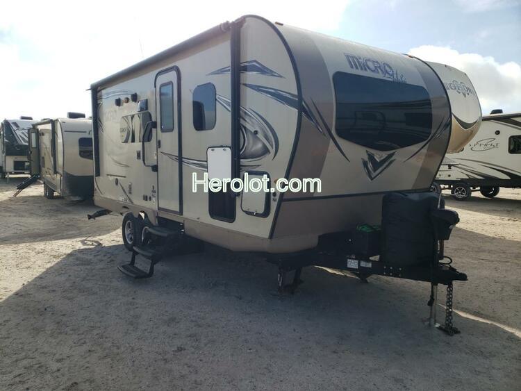 WILDWOOD MICROLITE 2019 tan    63952862 4X4TFLW25KD423586 4X4TFLW25KD423586 photo #1