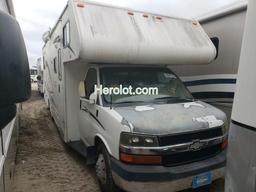 WINNEBAGO WINNEBAGO 2007 white cutaway gas  66261722 1GBKG31U961237844 1GBKG31U961237844 photo #2