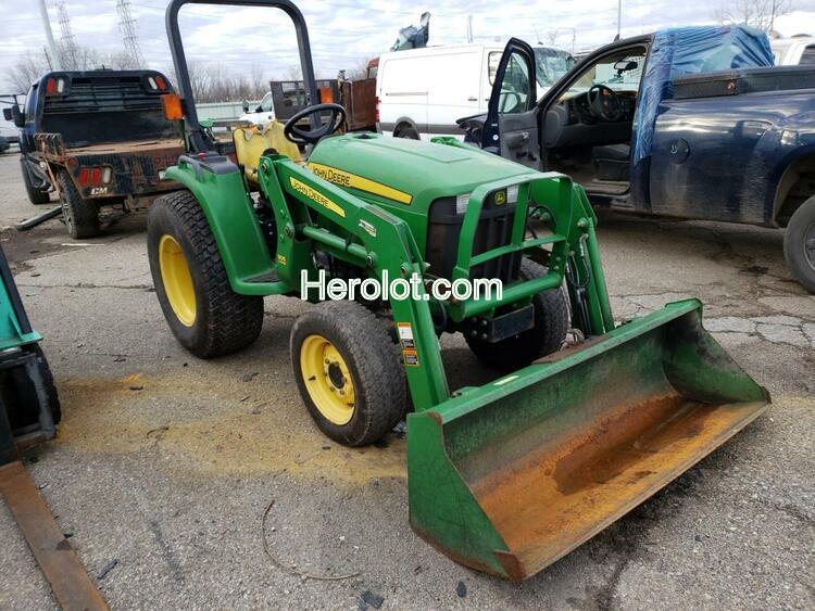 JOHN DEERE 3038E 2010 green    69923362 P00305X011361 P00305X011361 photo #1