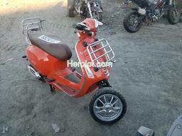 PIAGGIO MOTORCYCLE 2021 red    68290462 ZAPCA06B0N5103852 ZAPCA06B0N5103852 photo #2