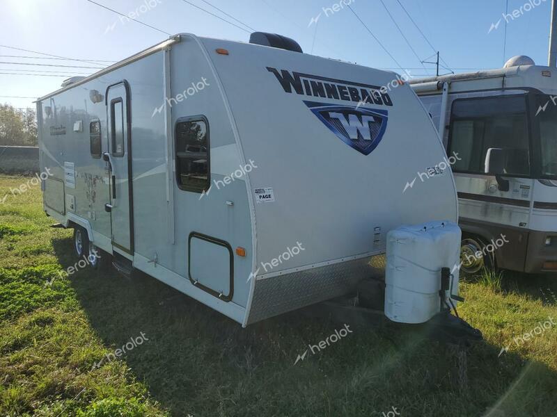 WINNEBAGO CAMPER 2015 white    63486612 54CA11P2XF1C11999 54CA11P2XF1C11999 photo #1