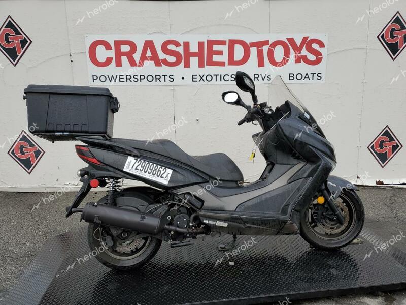 KYMCO USA INC X-TOWN 300 2020 black  gas  72909862 LC2W1M246LC100151 LC2W1M246LC100151 photo #1