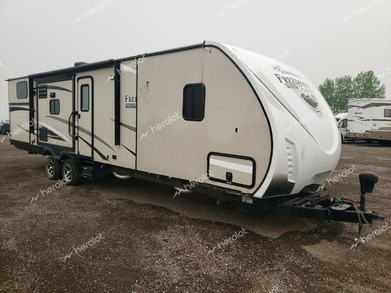 WILDWOOD COACHMEN 2016 white   5ZT2FEXB9GA021881 photo #1