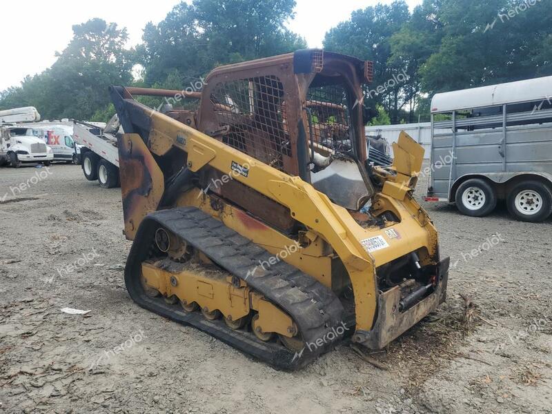 CATERPILLAR SKID STEER 2020 burn   DY901142 photo #1