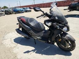 KYMCO USA INC X-TOWN 300 2019 gray  gas LC2W1M246KC100195 photo #2