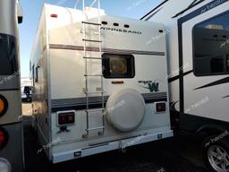 WINNEBAGO WINNEBAGO 1997 white  gas 1FDKE30S2VHB10243 photo #4