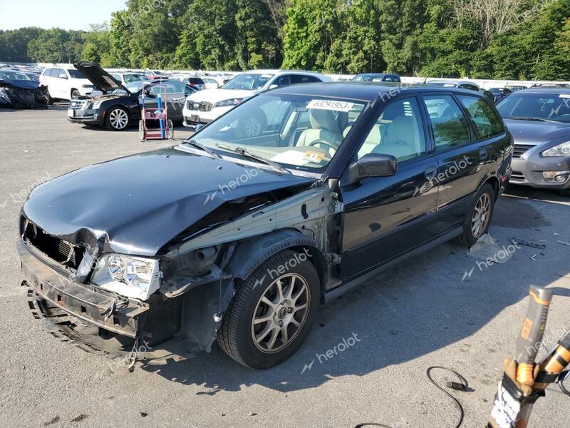 VOLVO V40 1.9T 2004 black  gas YV1VW27534F086872 photo #1