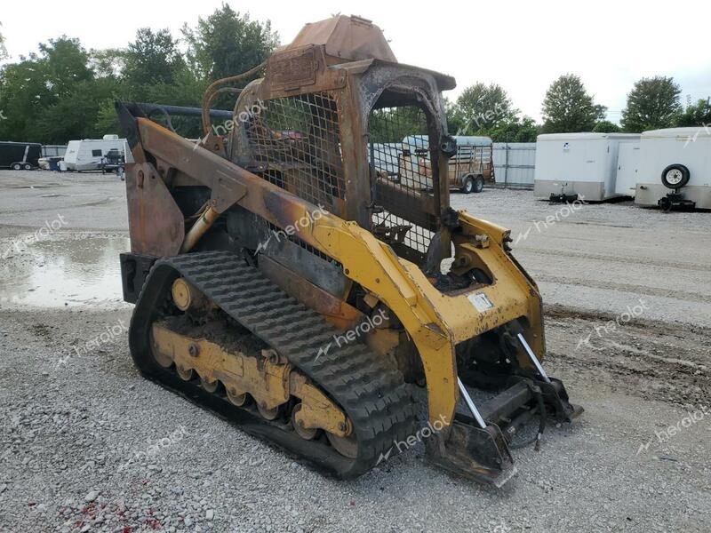 CATERPILLAR SKID STEER 2015 yellow   N0V1N66352273 photo #1