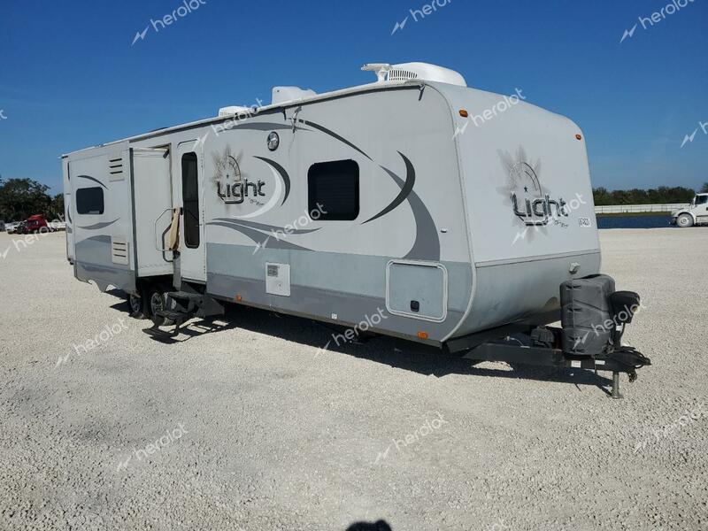 OPEN RV 2016 white   58TTX3721G2022682 photo #1