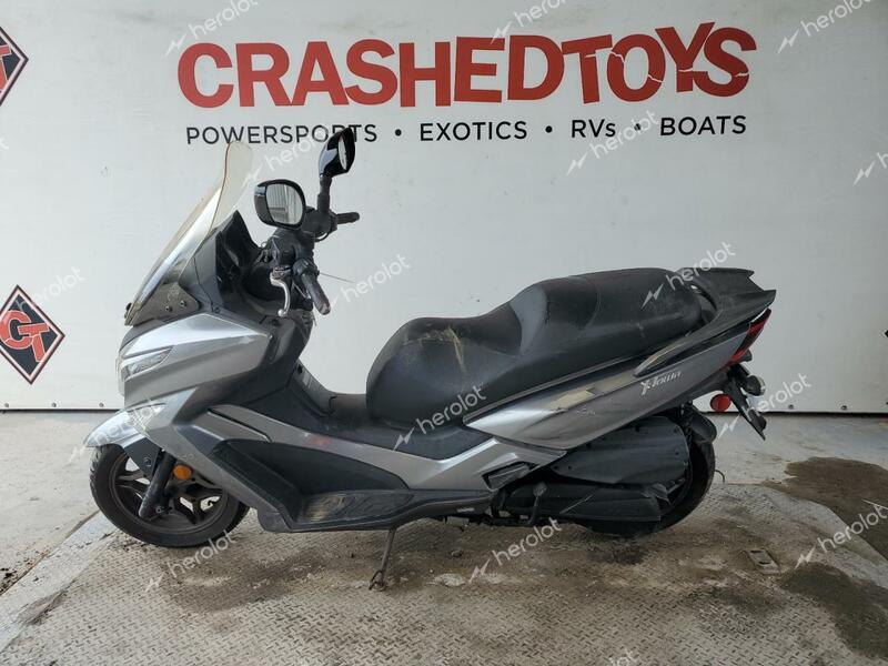 KYMCO USA INC X-TOWN 300 2018 gray  gas LC2W1M244JC100260 photo #1