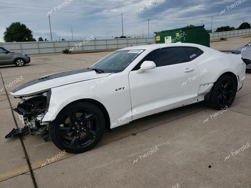 CHEVROLET CAMARO LT1 2022 white  gas 1G1FF1R76N0100862 photo #1