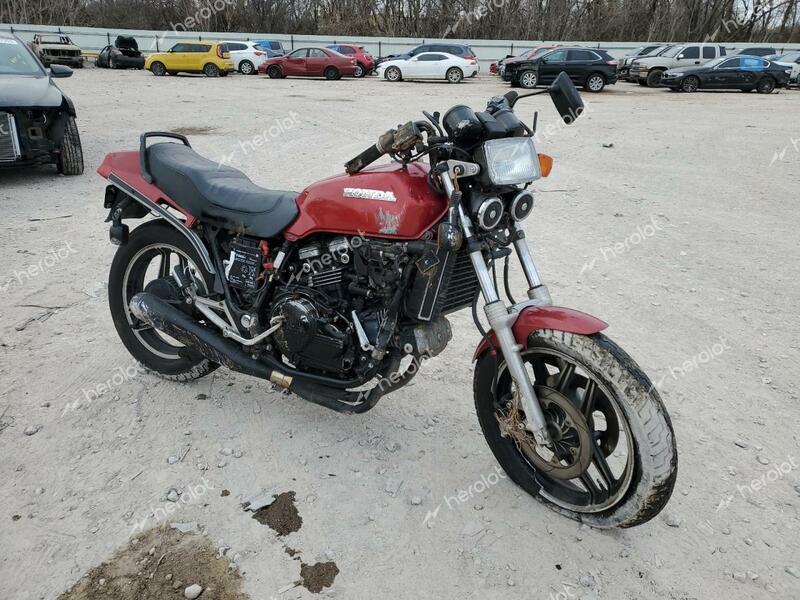 HONDA VF700 S 1985 red road/str gas JH2RC2206FM101950 photo #1