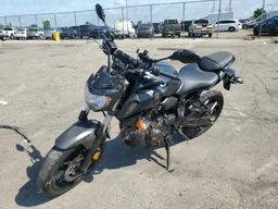 YAMAHA MT07 2019 black  gas JYARM27EXKA003571 photo #3