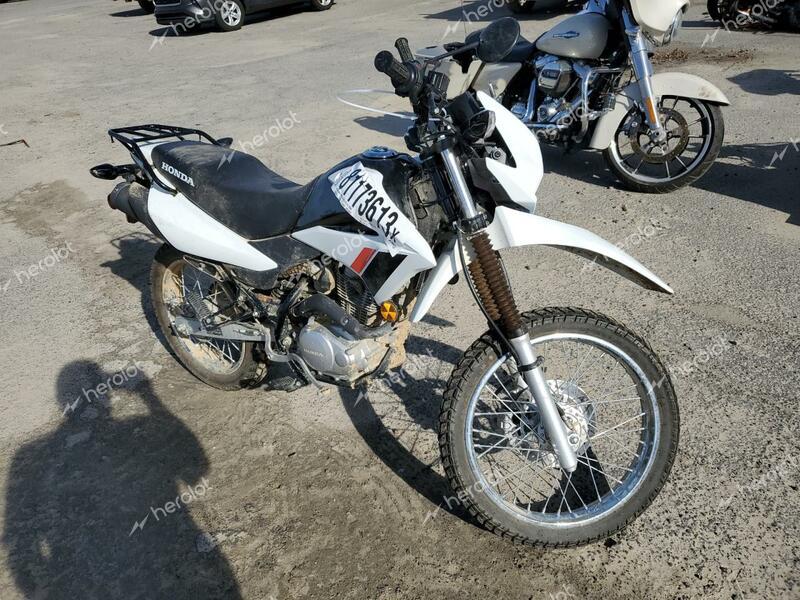 HONDA XR150L E 2023 white  gas 3H1KD1319PD005157 photo #1