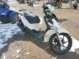 PIAGGIO 150CC 2021 cream  gas ZAPM898G4M7002829 photo #2