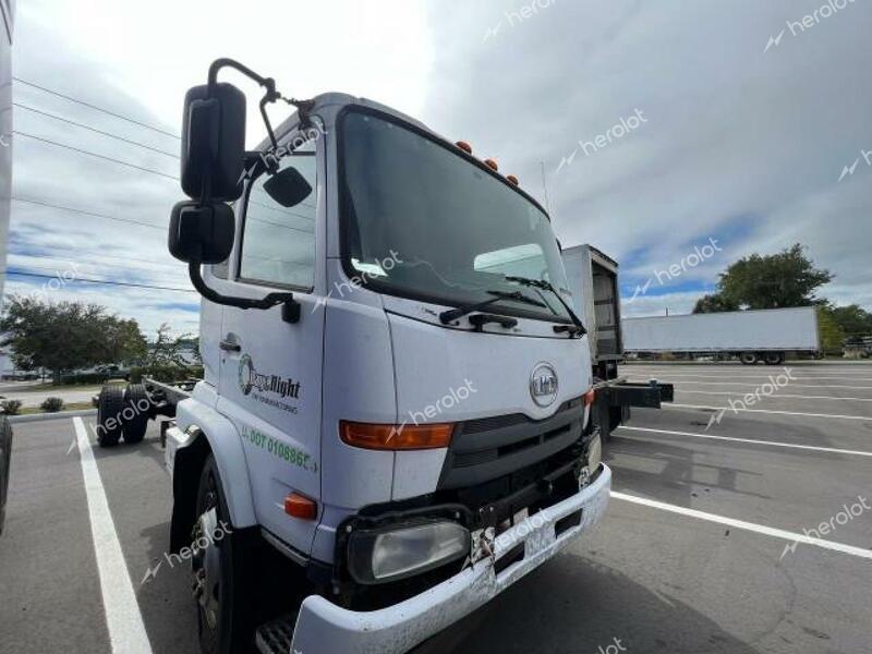 NISSAN DIESEL UD2600 2011 white tilt cab diesel JNAA410H7BAS10258 photo #1