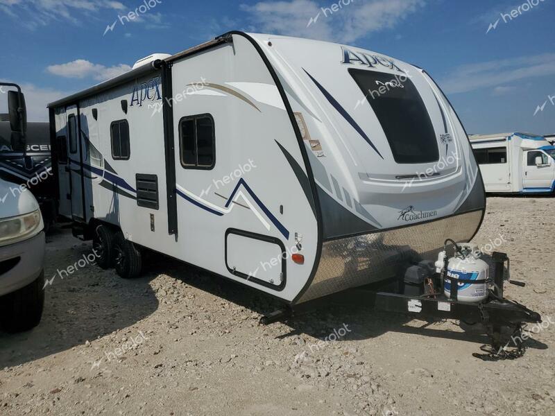 WILDWOOD COACHMEN 2018 white   5ZT2CXKB7JL003659 photo #1