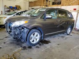 TOYOTA SIENNA LE 2018 gray  gas 5TDKZ3DC0JS953939 photo #2