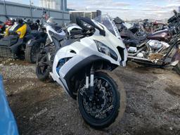 KAWASAKI ZX1002 2019 white  gas JKBZXVF15KA000191 photo #2