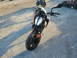 KTM 790 DUKE 2019 orange  gas VBKTU6404KM739350 photo #3