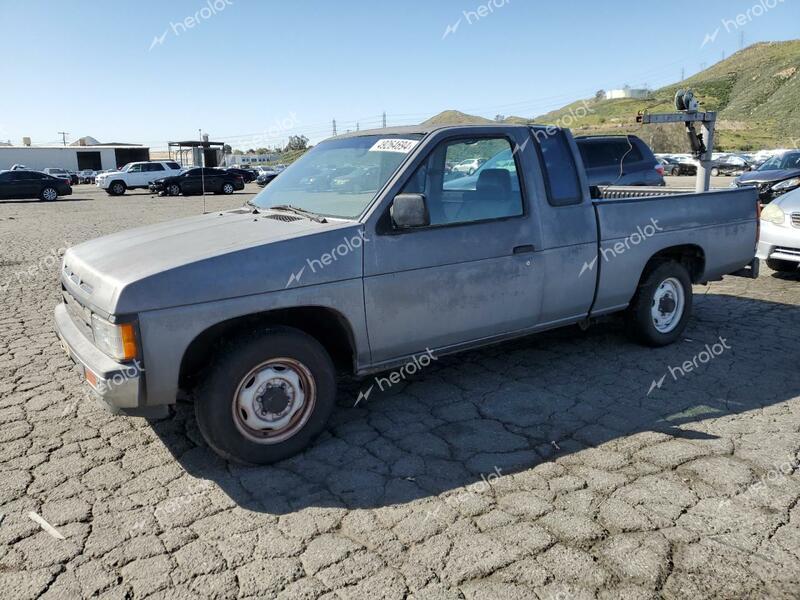 NISSAN D21 KING C 1988 gray pickup gas 1N6ND16S9JC315272 photo #1