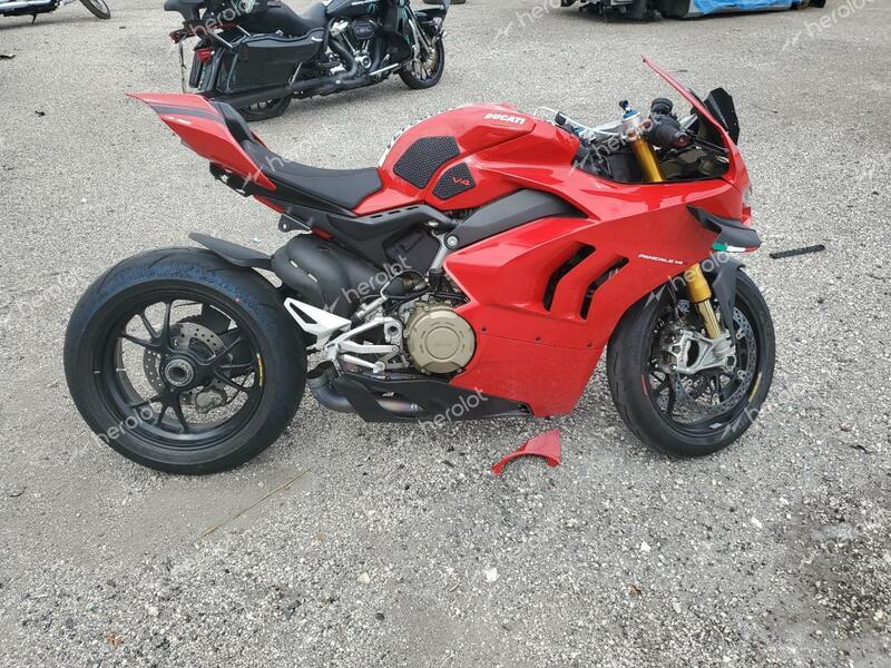 DUCATI PANIGALE V 2021 red  gas ZDMDAGNW3MB015174 photo #1