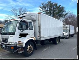 NISSAN DIESEL UD2600 2010 white tilt cab diesel JNAPA81H8AAH80060 photo #3