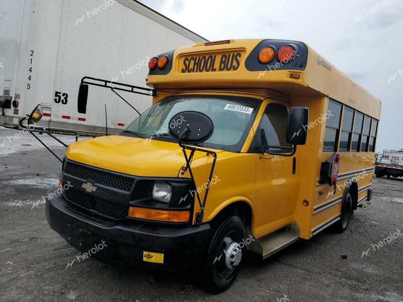 CHEVROLET EXPRESS G3 2008 yellow cutaway gas 1GBJG31K081224252 photo #1