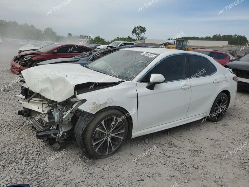 TOYOTA CAMRY SE 2020 white  gas 4T1G11AK6LU973118 photo #1