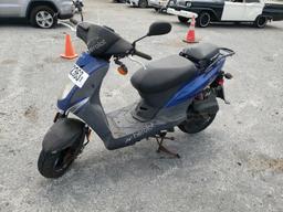 KYMCO USA INC AGILITY 50 2011 blue  gas LC2U6A032BC000695 photo #3