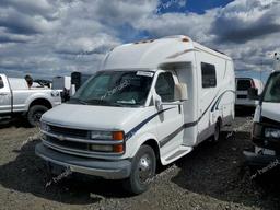 CHEVROLET EXPRESS G3 2002 white cutaway gas 1GBJG31R421209970 photo #3