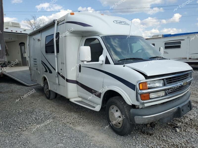 CHEVROLET EXPRESS G3 2002 white cutaway gas 1GBJG31R921189974 photo #1